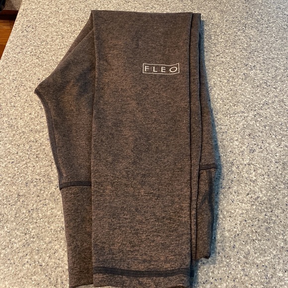 Fleo. Taupe black. Bounce fabric. Size L. - Picture 2 of 2